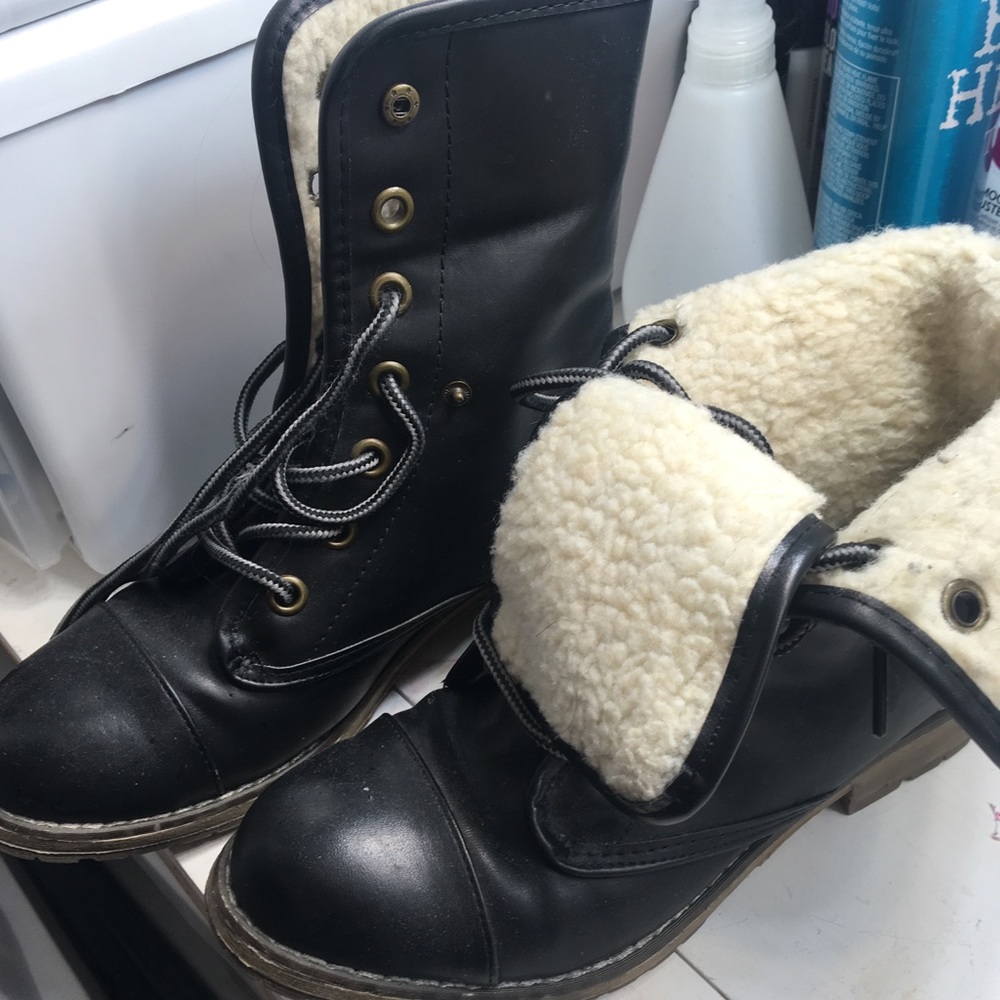 Fur boots